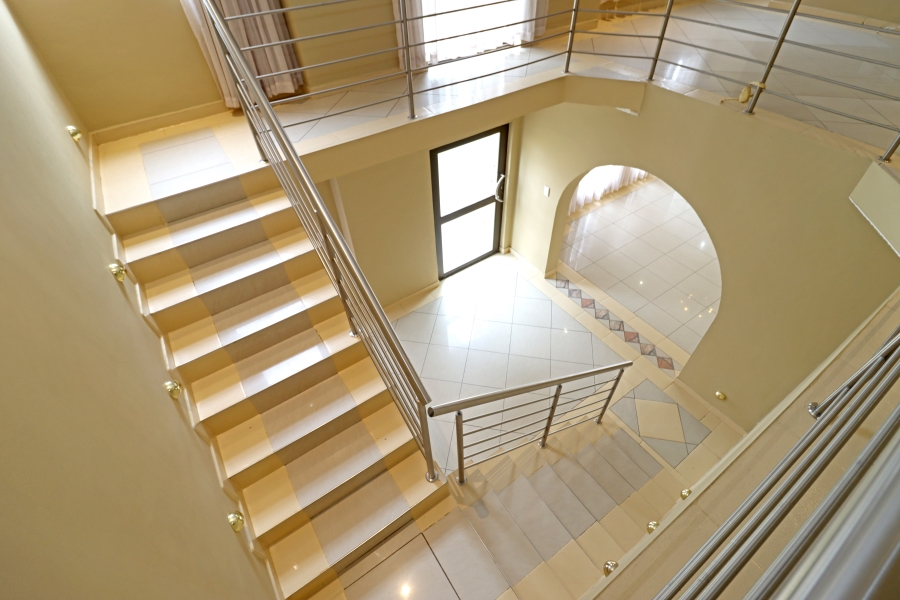 5 Bedroom Property for Sale in Blue Valley Golf Estate Gauteng