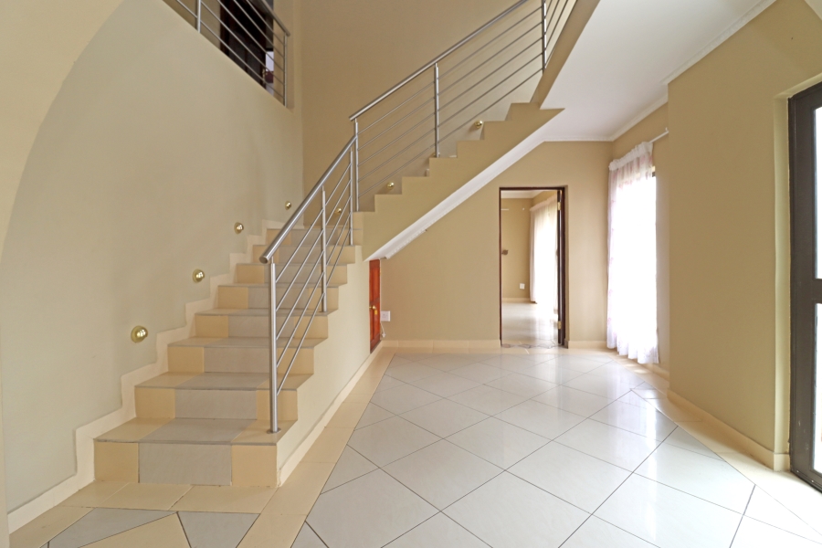 5 Bedroom Property for Sale in Blue Valley Golf Estate Gauteng