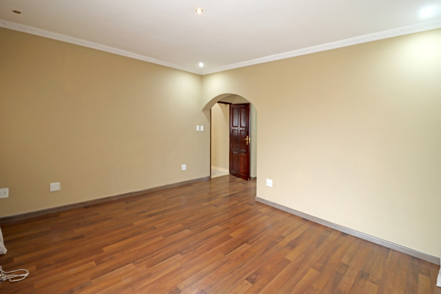 5 Bedroom Property for Sale in Blue Valley Golf Estate Gauteng