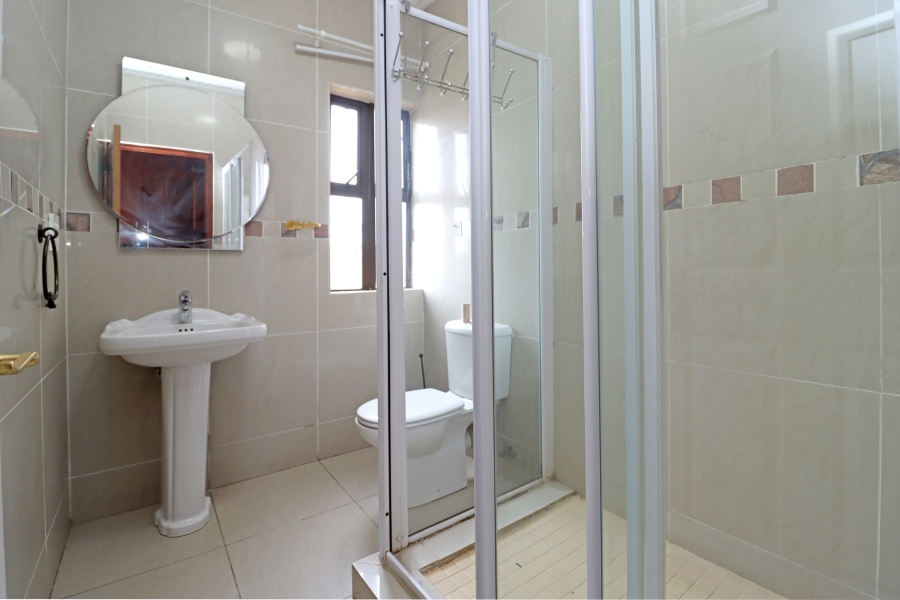 5 Bedroom Property for Sale in Blue Valley Golf Estate Gauteng