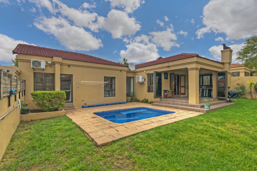 2 Bedroom Property for Sale in Halfway Gardens Gauteng