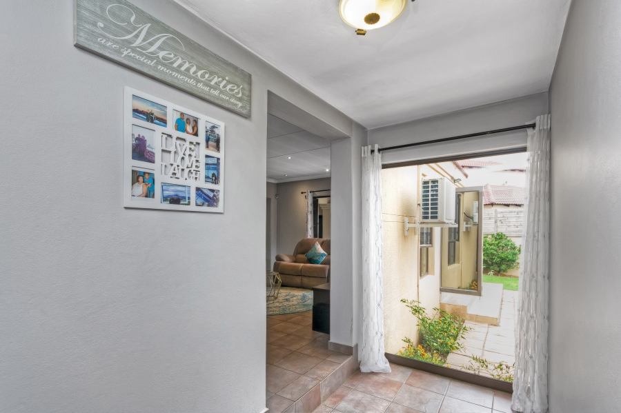 2 Bedroom Property for Sale in Halfway Gardens Gauteng