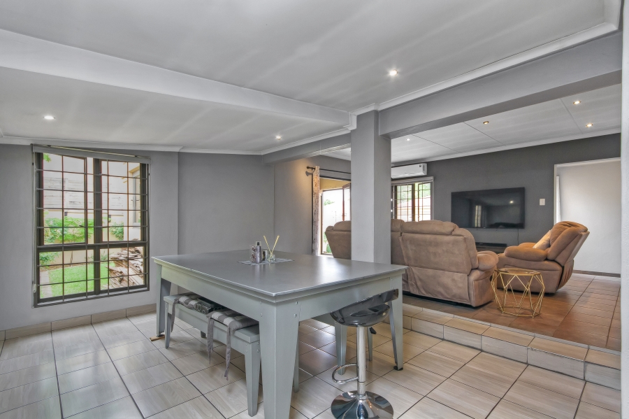 2 Bedroom Property for Sale in Halfway Gardens Gauteng
