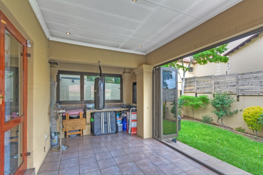 2 Bedroom Property for Sale in Halfway Gardens Gauteng