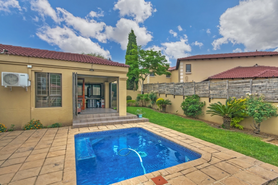 2 Bedroom Property for Sale in Halfway Gardens Gauteng