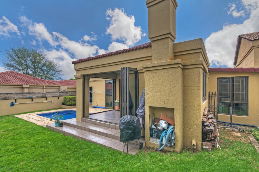 2 Bedroom Property for Sale in Halfway Gardens Gauteng