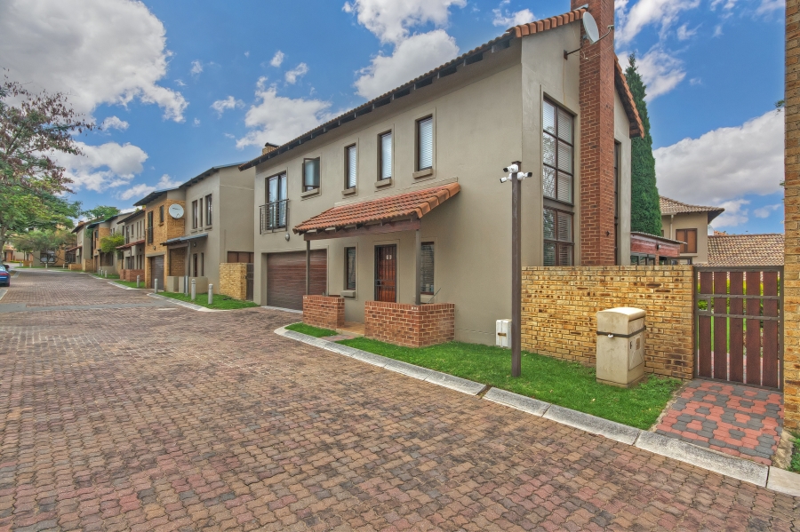 3 Bedroom Property for Sale in Carlswald Gauteng