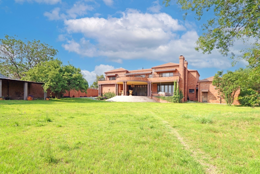 5 Bedroom Property for Sale in Bridle Park A H Gauteng