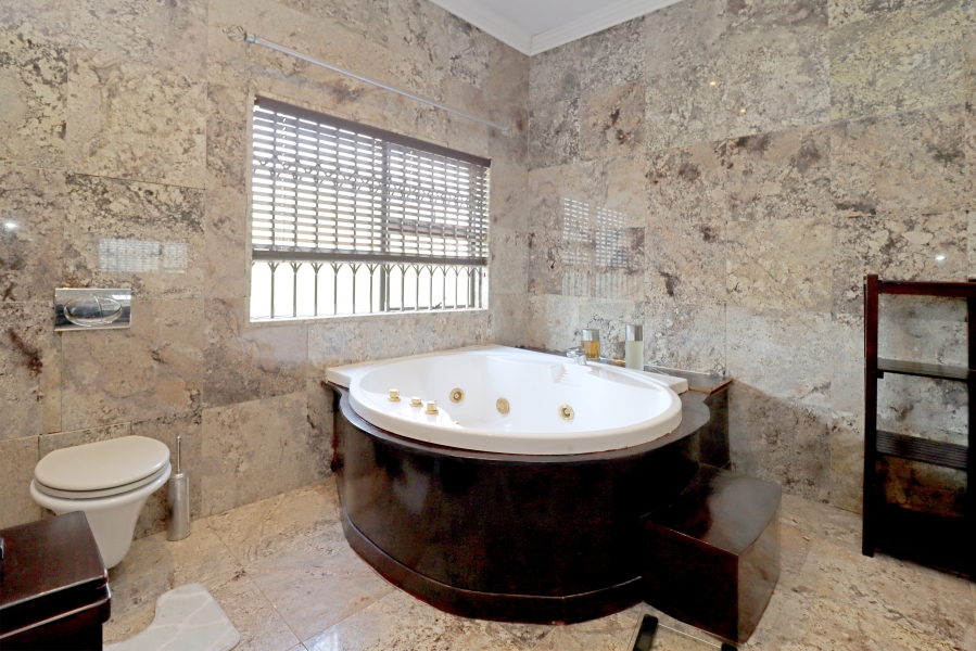 5 Bedroom Property for Sale in Bridle Park A H Gauteng