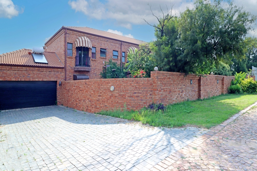 5 Bedroom Property for Sale in Bridle Park A H Gauteng