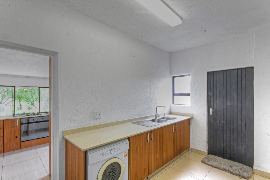 5 Bedroom Property for Sale in Blue Valley Golf Estate Gauteng