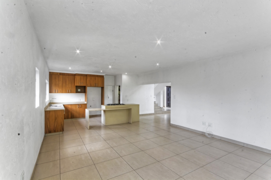 5 Bedroom Property for Sale in Blue Valley Golf Estate Gauteng