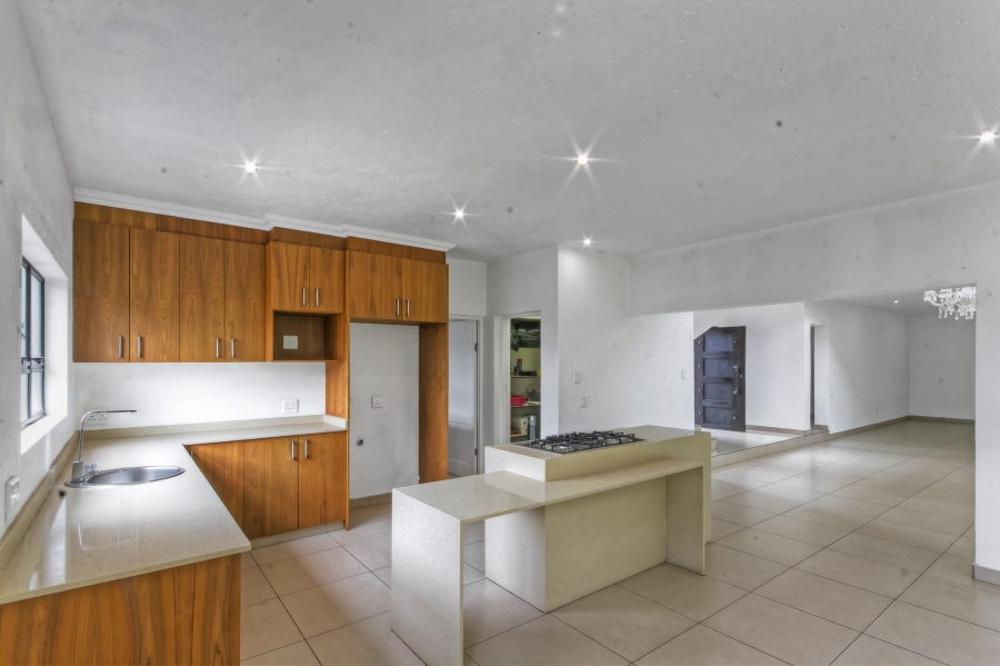 5 Bedroom Property for Sale in Blue Valley Golf Estate Gauteng