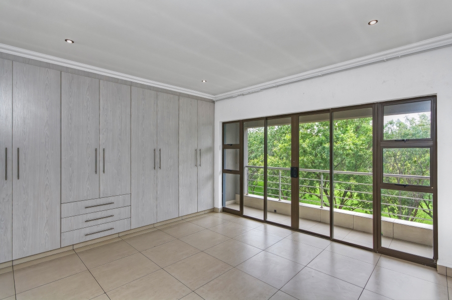 5 Bedroom Property for Sale in Blue Valley Golf Estate Gauteng