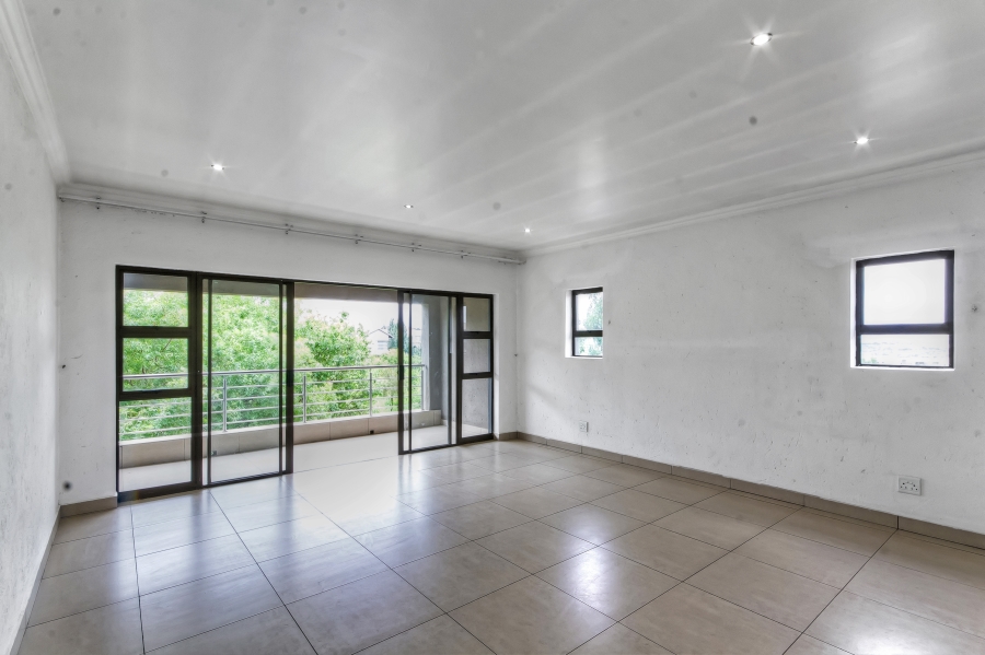 5 Bedroom Property for Sale in Blue Valley Golf Estate Gauteng