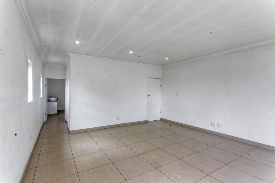 5 Bedroom Property for Sale in Blue Valley Golf Estate Gauteng