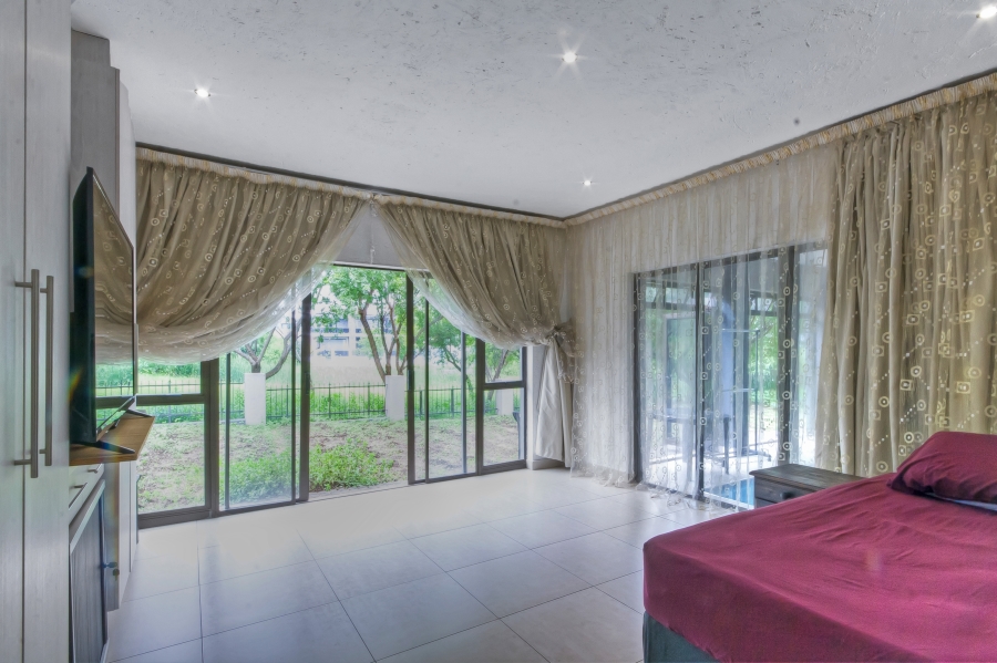 5 Bedroom Property for Sale in Blue Valley Golf Estate Gauteng