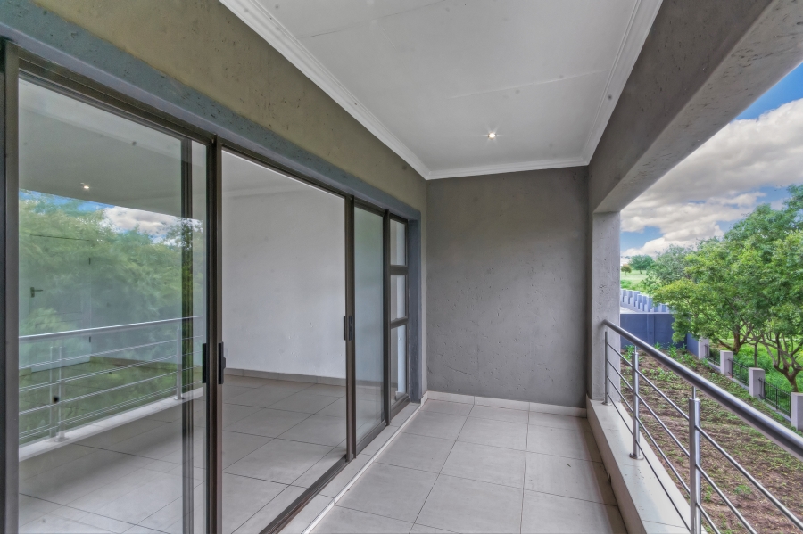 5 Bedroom Property for Sale in Blue Valley Golf Estate Gauteng
