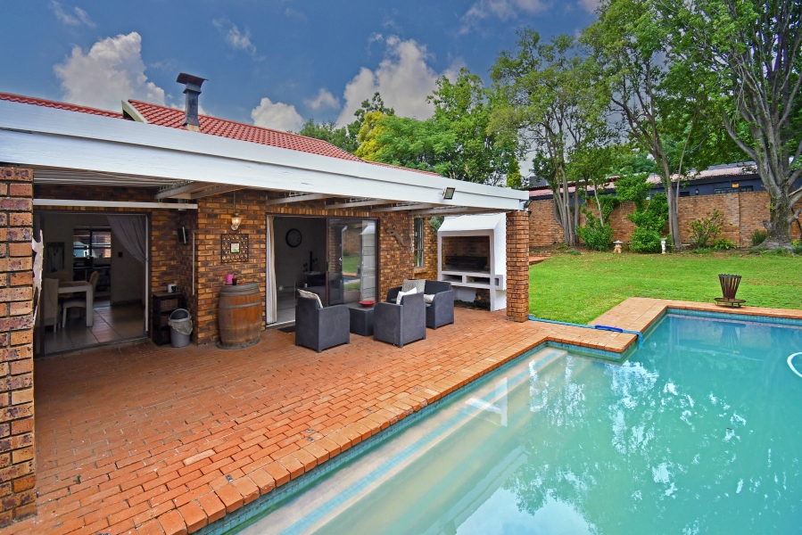 4 Bedroom Property for Sale in Paulshof Gauteng