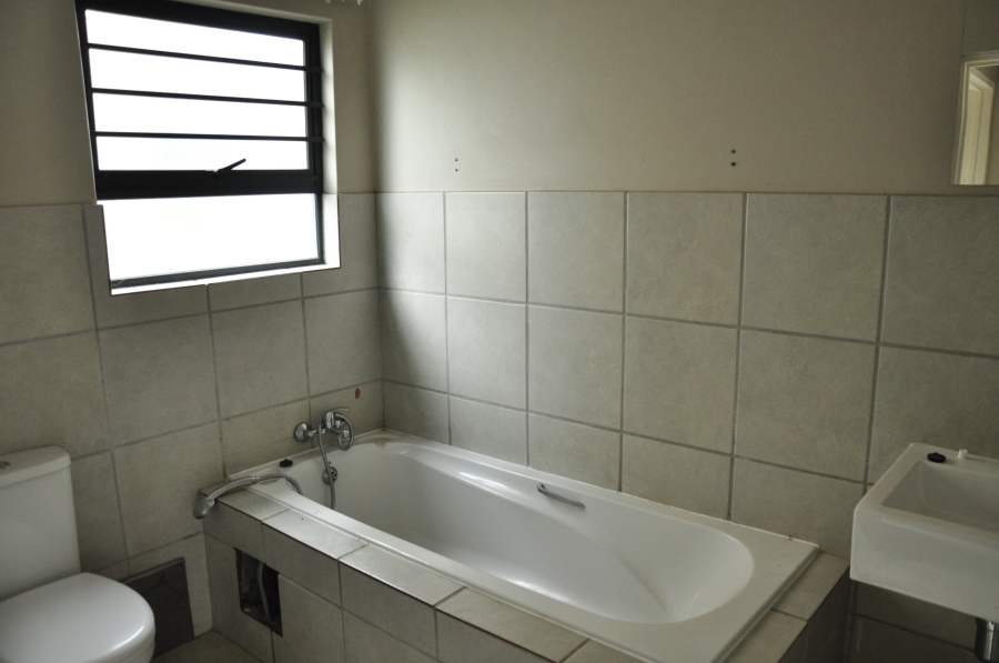 3 Bedroom Property for Sale in Noordwyk Gauteng