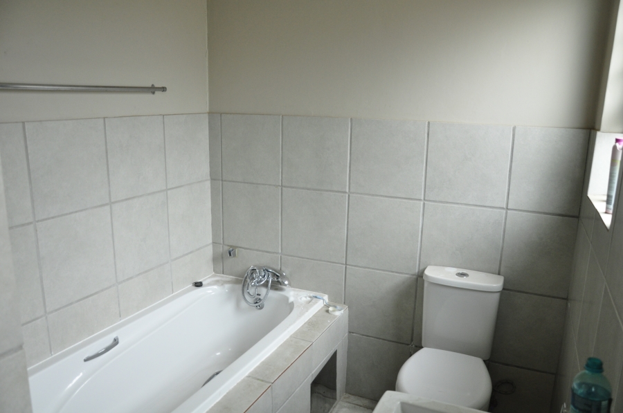 3 Bedroom Property for Sale in Noordwyk Gauteng