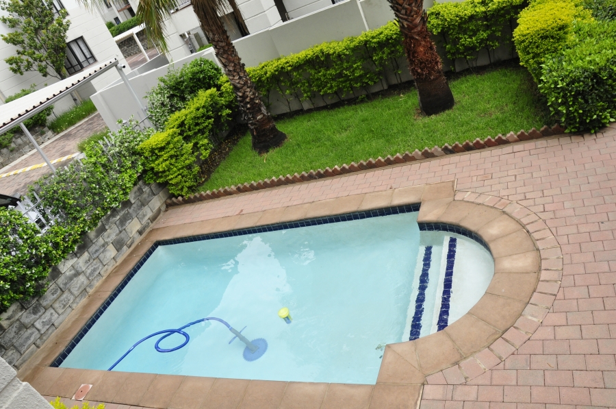 2 Bedroom Property for Sale in Noordwyk Gauteng