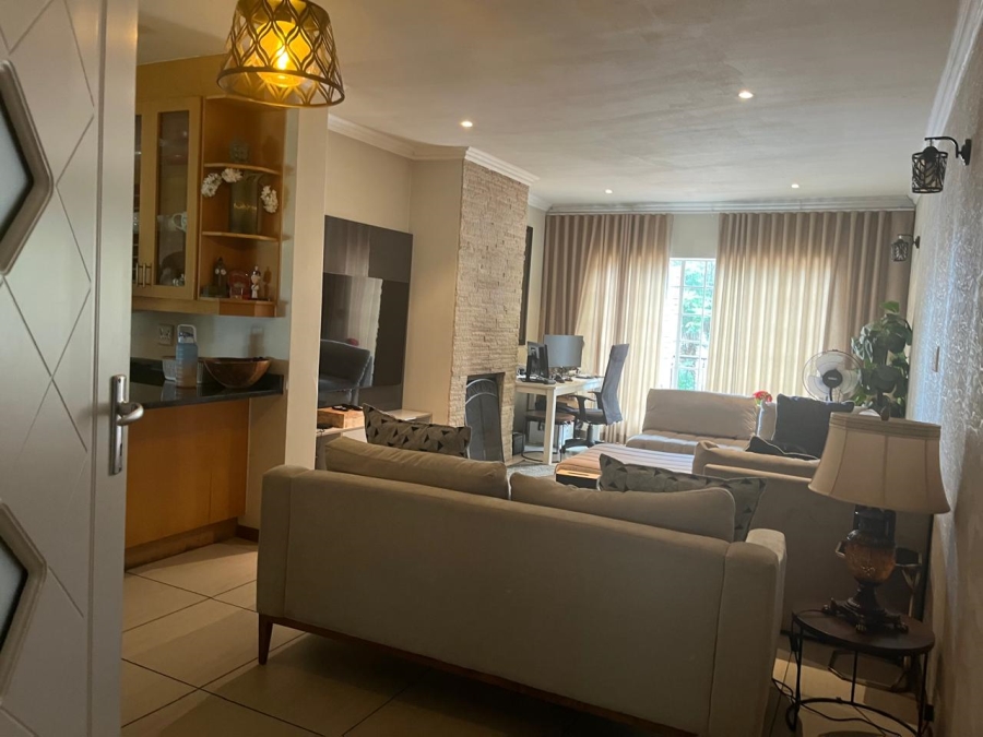 5 Bedroom Property for Sale in Vorna Valley Gauteng