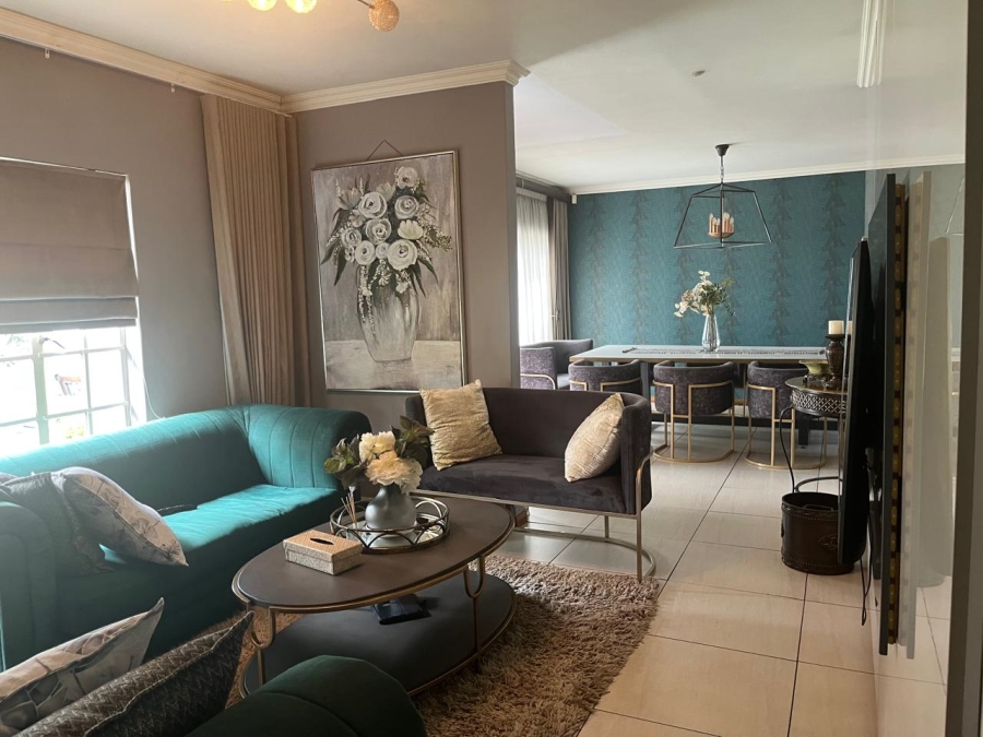 5 Bedroom Property for Sale in Vorna Valley Gauteng