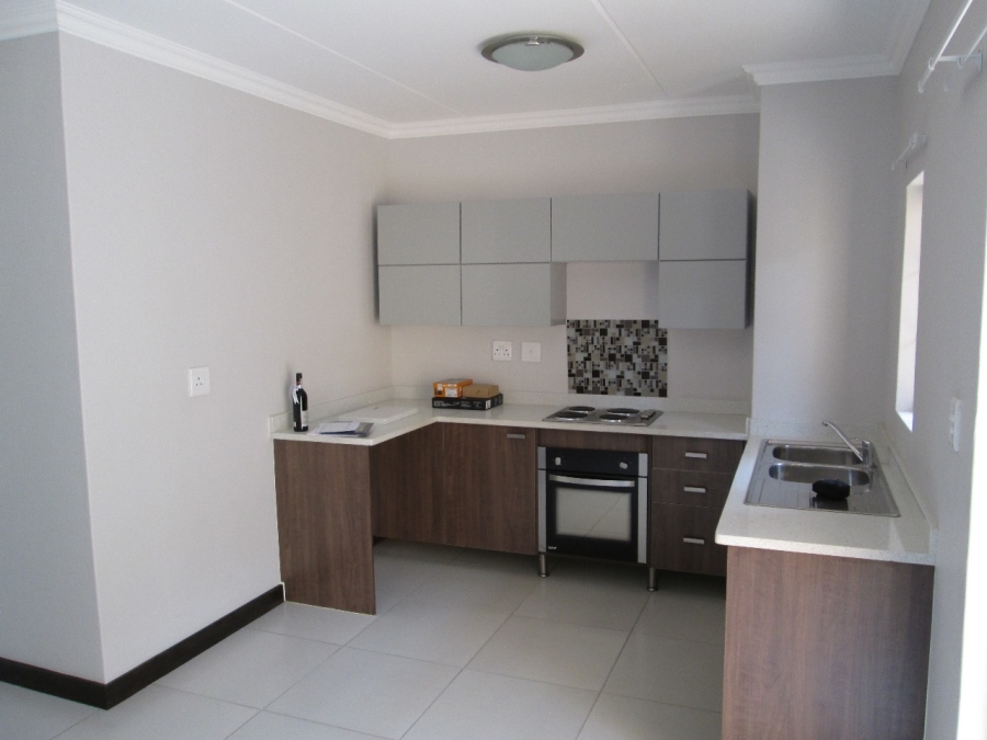 1 Bedroom Property for Sale in Rooihuiskraal North Gauteng