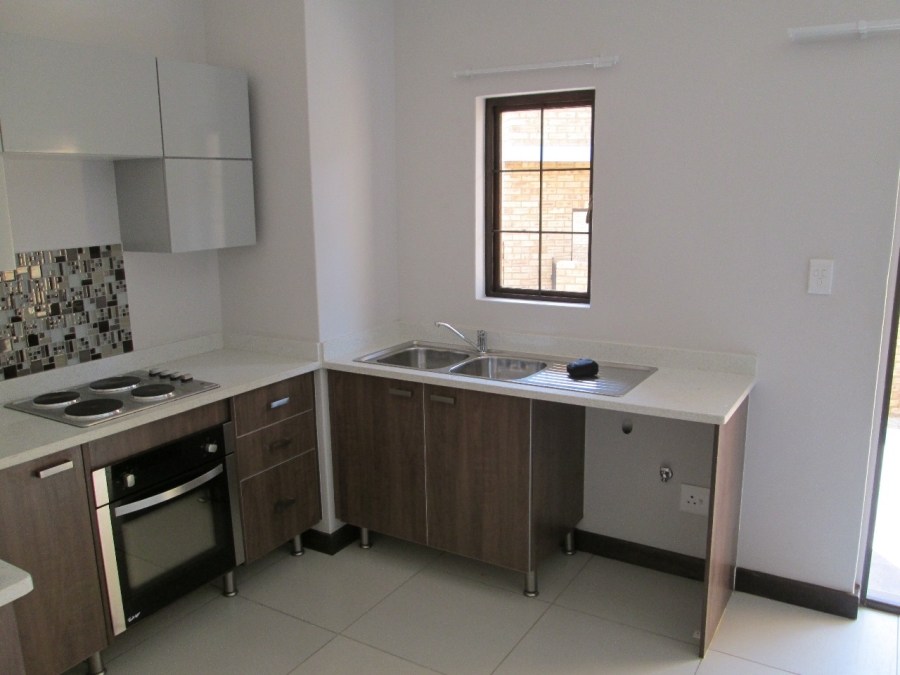1 Bedroom Property for Sale in Rooihuiskraal North Gauteng