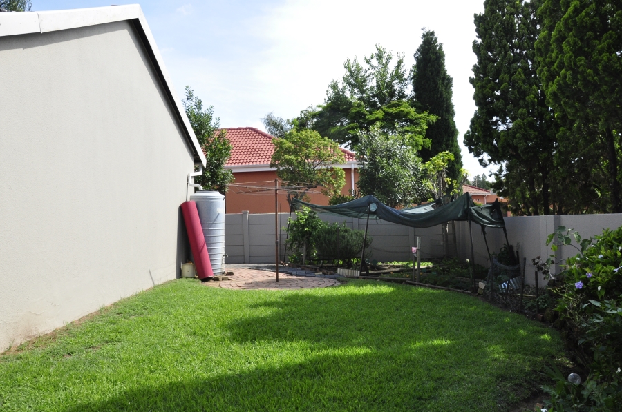 2 Bedroom Property for Sale in Noordwyk Gauteng