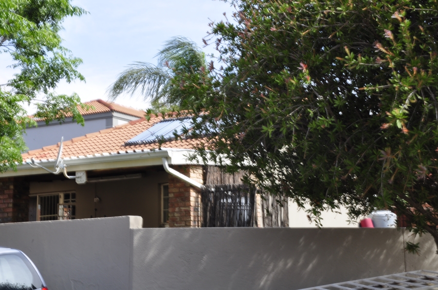 2 Bedroom Property for Sale in Noordwyk Gauteng
