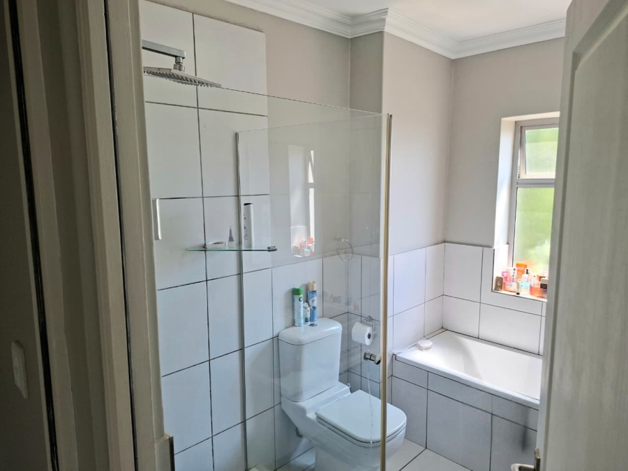 2 Bedroom Property for Sale in Wendywood Gauteng