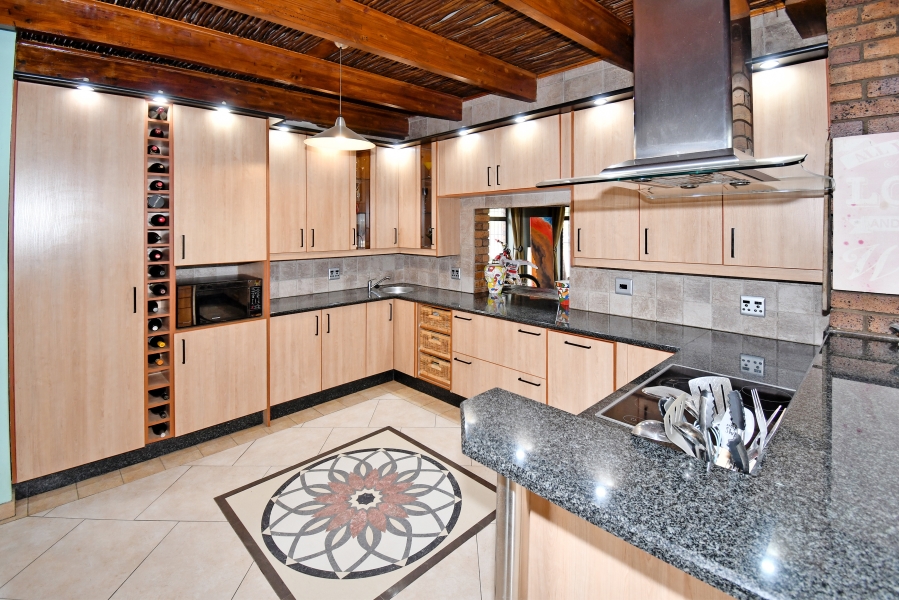 6 Bedroom Property for Sale in Chartwell Gauteng