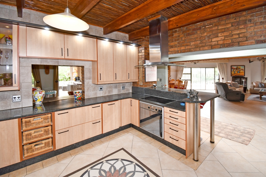 6 Bedroom Property for Sale in Chartwell Gauteng