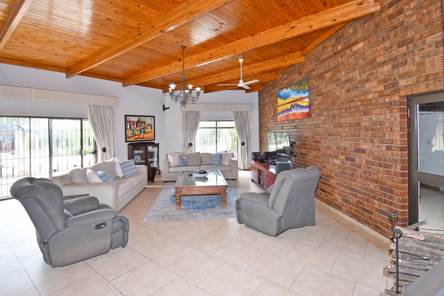 6 Bedroom Property for Sale in Chartwell Gauteng