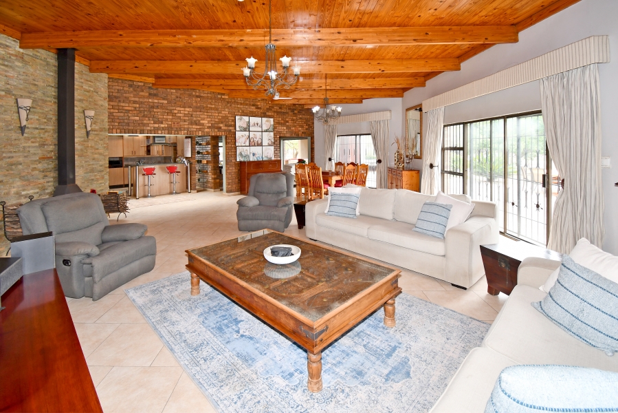 6 Bedroom Property for Sale in Chartwell Gauteng