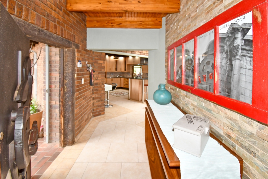 6 Bedroom Property for Sale in Chartwell Gauteng