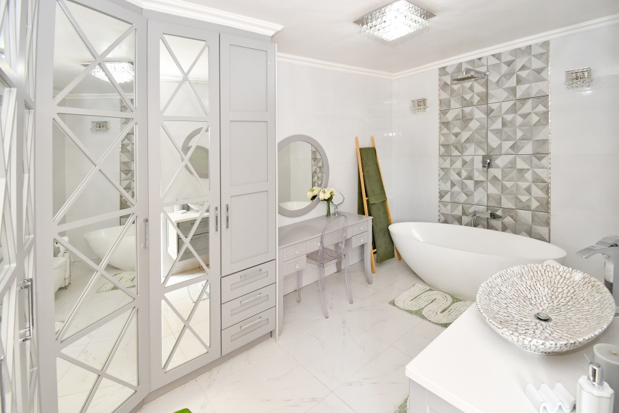 6 Bedroom Property for Sale in Chartwell Gauteng