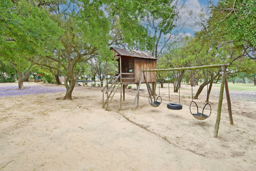 6 Bedroom Property for Sale in Chartwell Gauteng