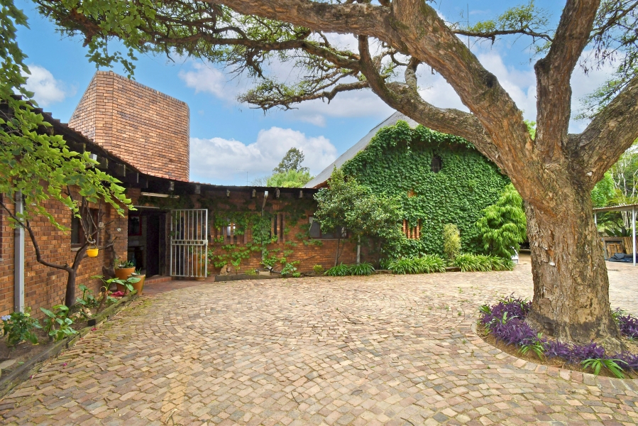 6 Bedroom Property for Sale in Chartwell Gauteng