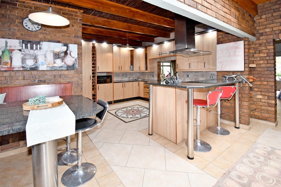 6 Bedroom Property for Sale in Farmall A H Gauteng