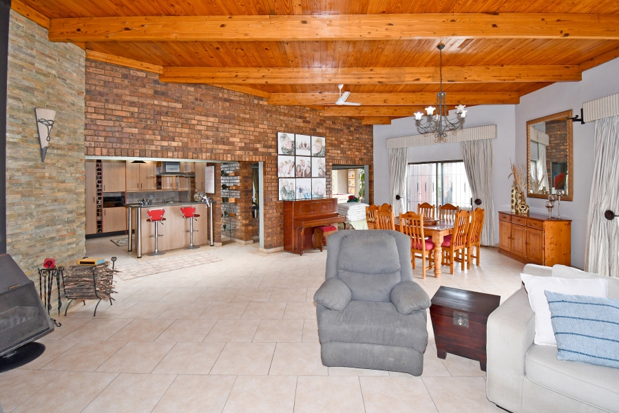 6 Bedroom Property for Sale in Farmall A H Gauteng