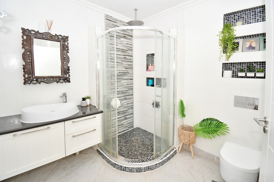 6 Bedroom Property for Sale in Farmall A H Gauteng