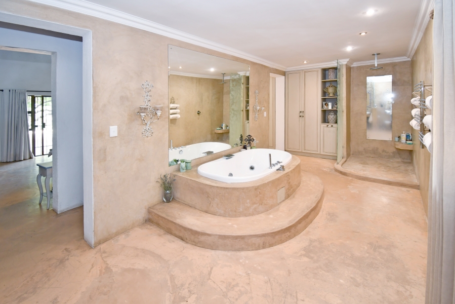 6 Bedroom Property for Sale in Farmall A H Gauteng