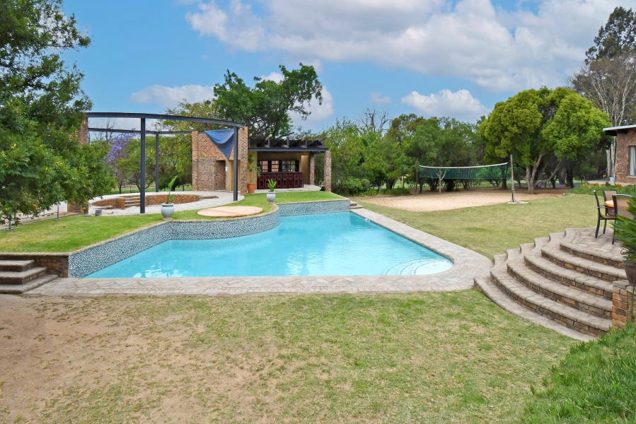 6 Bedroom Property for Sale in Farmall A H Gauteng