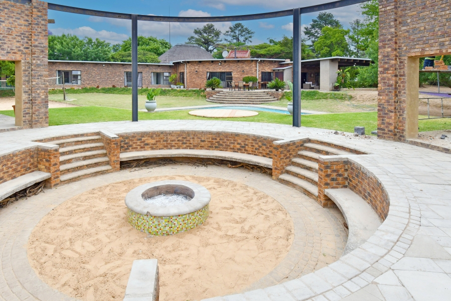 6 Bedroom Property for Sale in Farmall A H Gauteng