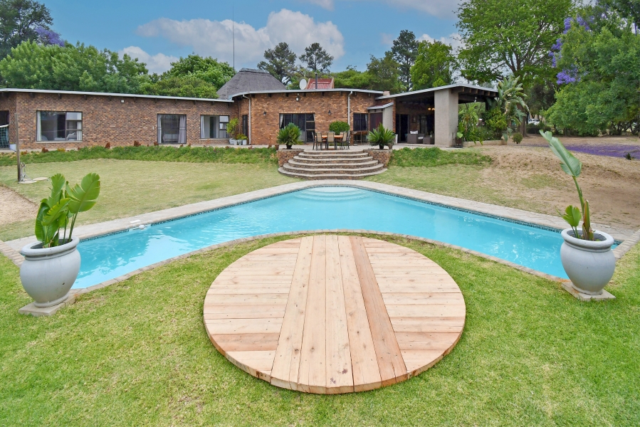 6 Bedroom Property for Sale in Farmall A H Gauteng