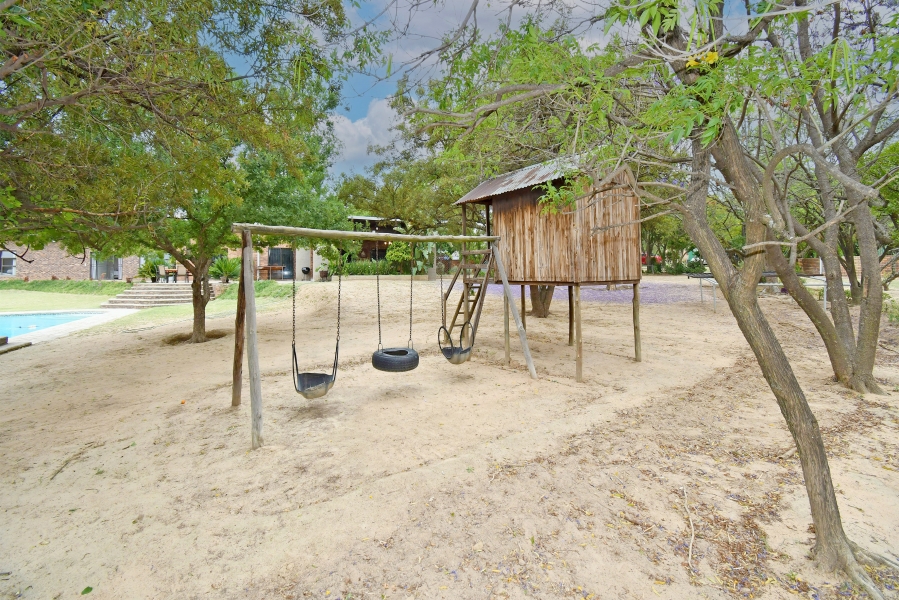 6 Bedroom Property for Sale in Farmall A H Gauteng