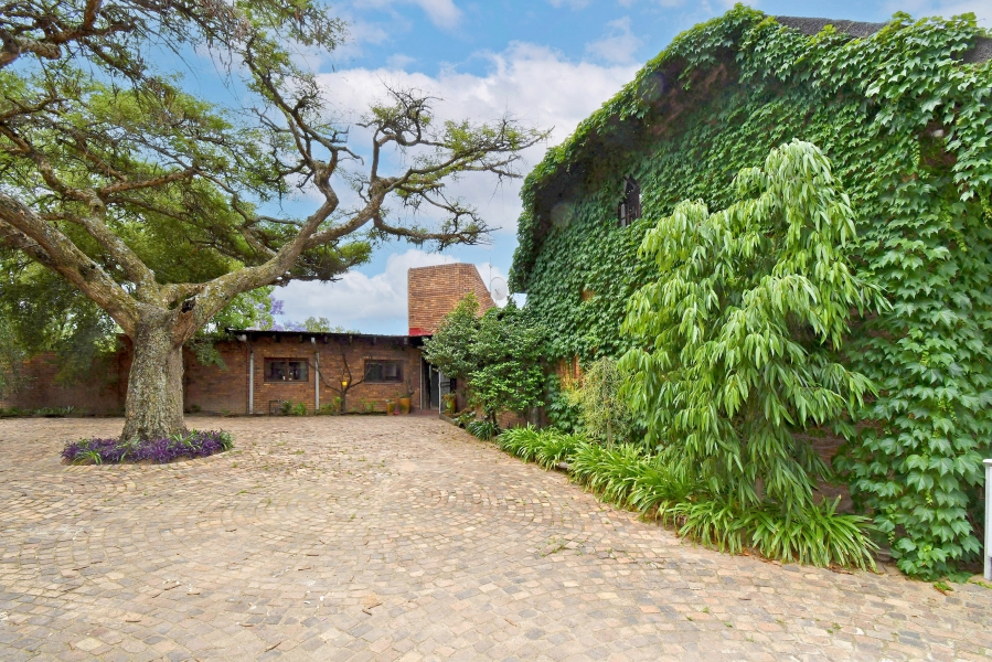 6 Bedroom Property for Sale in Farmall A H Gauteng